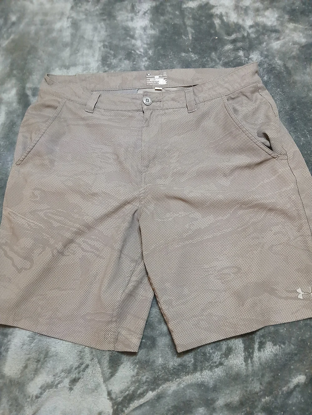 Under Armour Men's Tan Micro-Pattern Flat Front Shorts
